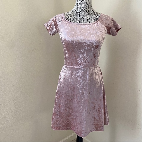 NWT LoveAdy Mauve Crushed Velvet Dress - Picture 1 of 5